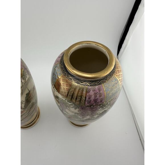 Antique Japanese Satsuma Mejii Period(late 1800-1912) Pair of 7.5" Vases Signed - Picture 7 of 13